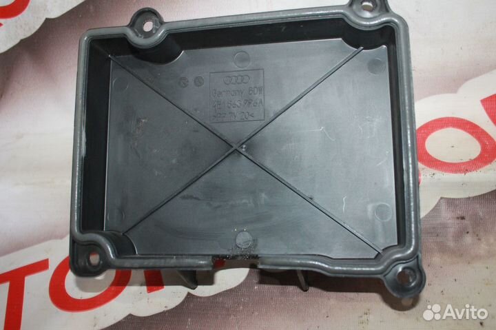 Крышка эбу Audi A8 D3