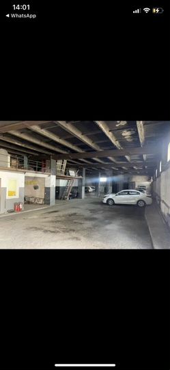 Машиноместо, > 30 м²