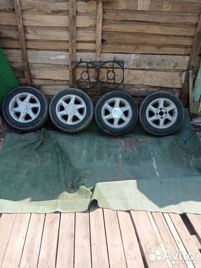 Шины зимние 185/65:15, диски литые нисан