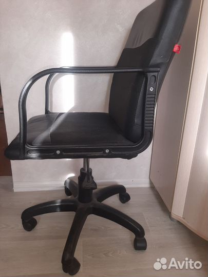 Компьютерное кресло