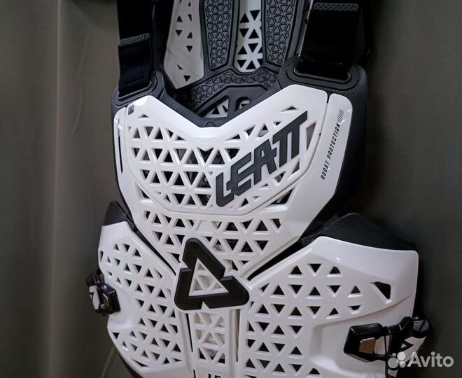 Защита панцирь leatt Chest Protector 1.5 (Белый)