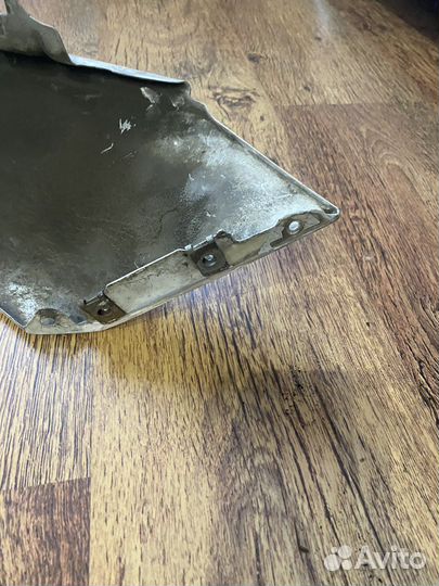 Крыло переднее левое Мерседес Е 200