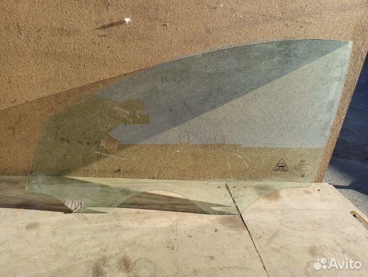 Стекло переднее левое Kia Ceed 2007-2012