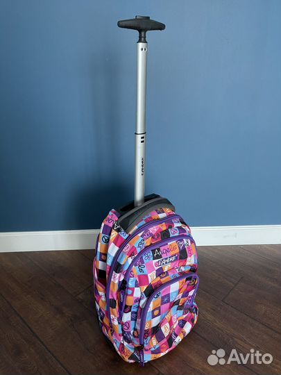 Школьный рюкзак на колесиках