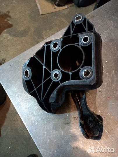 Педали сцепления и тормоза VW Polo