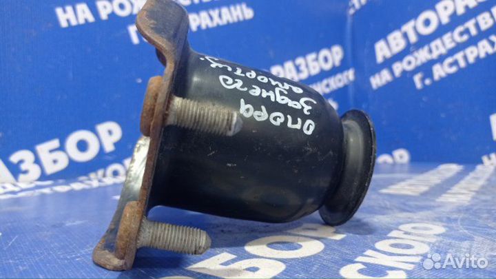Опора амортизатора Toyota Avensis седан 1ZZ-FE