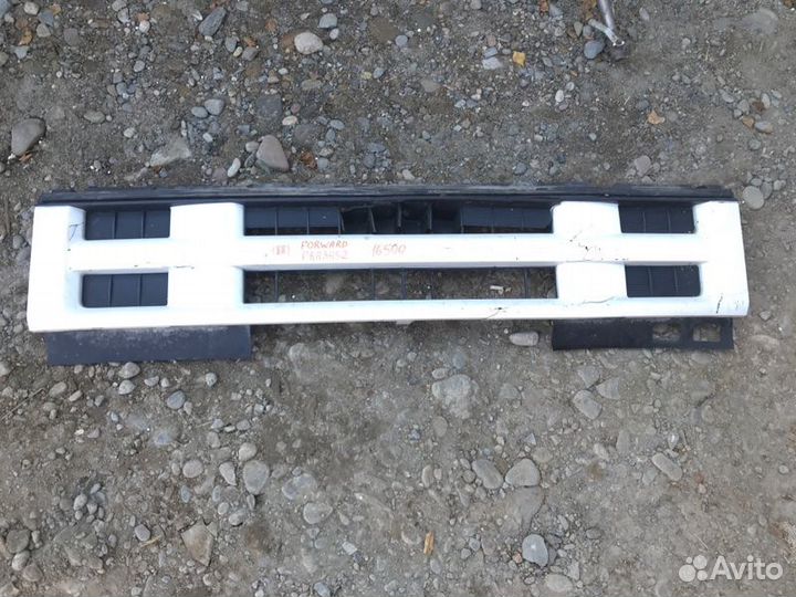 Решетка радиатора Isuzu Forward FRR34S2 6HK1 2010