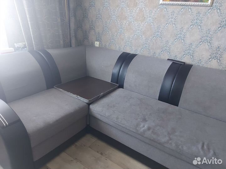 Большой угловой диван раскладной бу