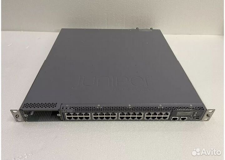 Коммутатор juniper EX4550-32T-AFO