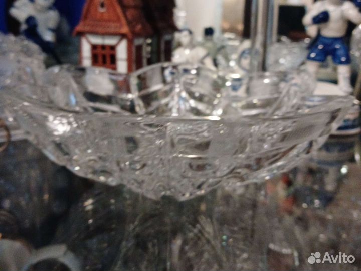 Хрустальная ваза, графины, стаканы и др посуда