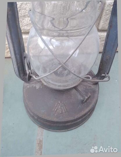 Керосиновая лампа с клеймом летучая мышь