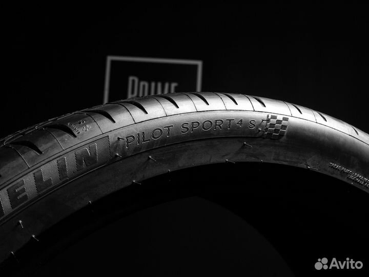 Michelin Pilot Sport 4 S 315/30 R22