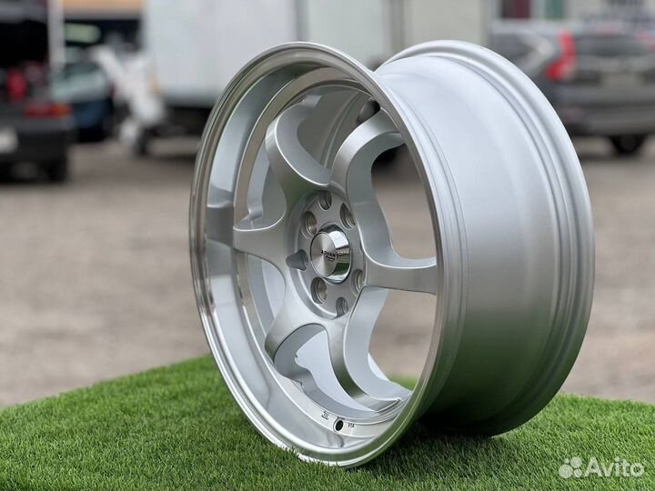Разноширокие диски Advan racing r16 4x100/114.3