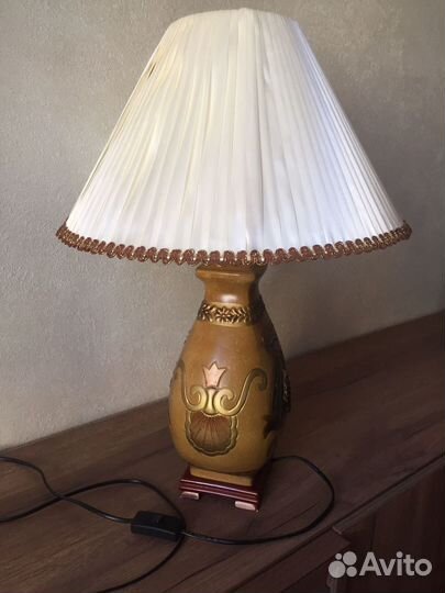 Лампа настольная