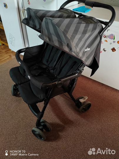 Коляска прогулочная для двойни/погодок