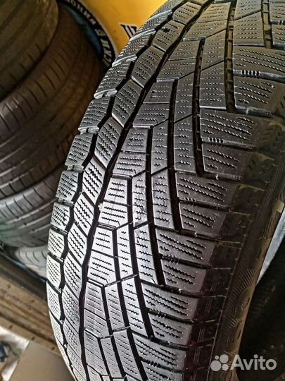 Continental ContiVikingContact 5 215/60 R17 96T