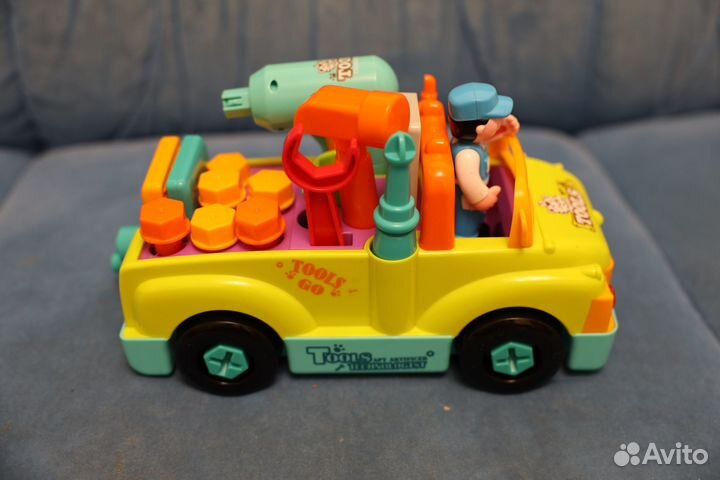 Машинка с инструментами с шуруповёртом