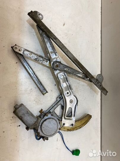 Мотор стеклоподъемника задний правый Subaru