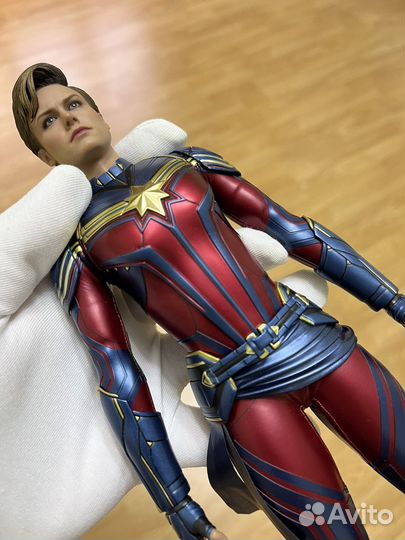 Hot Toys Captain Marvel 1/6 Фигурка
