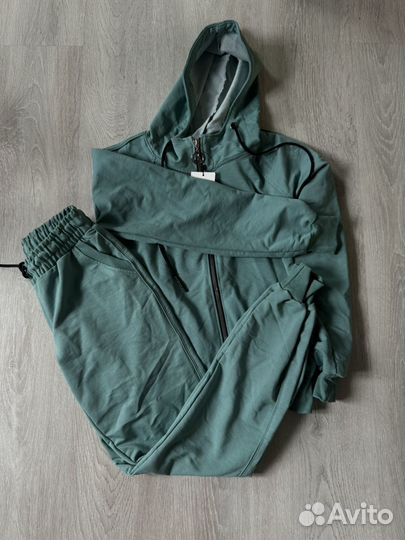 Костюм спортивный новый