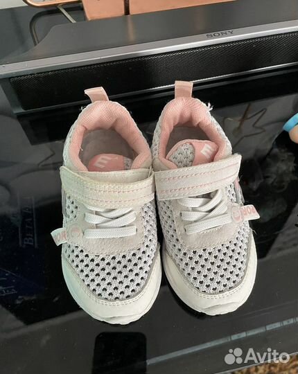 Кроссовки для девочки