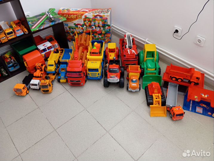 Игрушки машинки