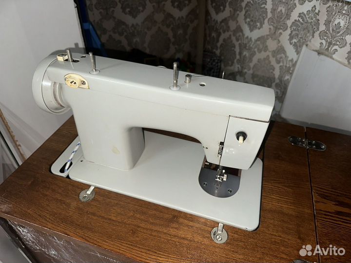 Швейная машина Падольск 132