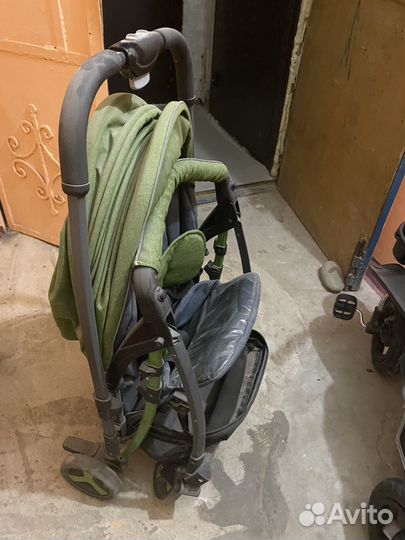 Прогулочная коляска трость