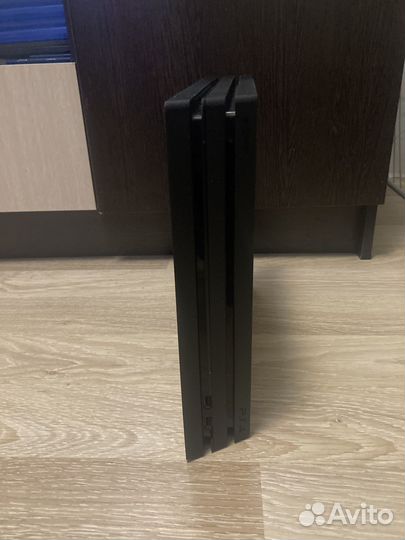 Игровая приставка ps4 pro 1tb