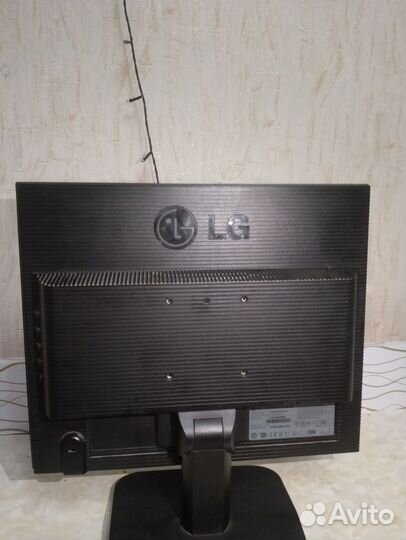 Монитор LG 17