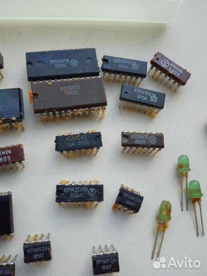 Микросхемы, предохранитель, светодиод