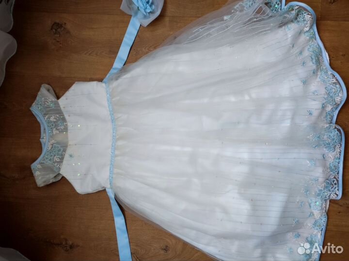 Праздничное платье на девочку (90см)