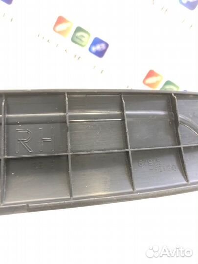 Накладка на порог внутренняя задняя правая Toyota