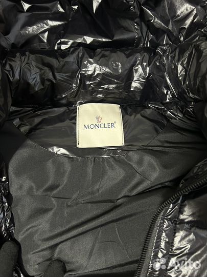 Жилетка Moncler черная глянец