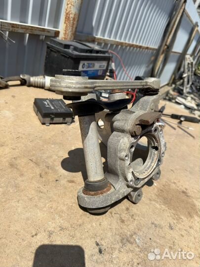 Кулак поворотный задний правый bmw e39