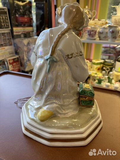 Статуэтка редкая фарфор дулево 1960 год