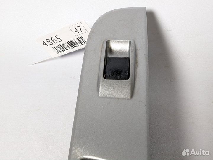 Кнопка стеклоподъемника задняя правая Mitsubishi