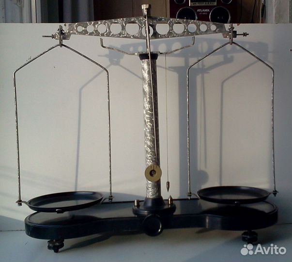 Весы технические аптечные до 1 кг, ва-4М и гири