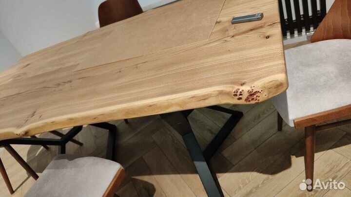 Обеденный стол дерево