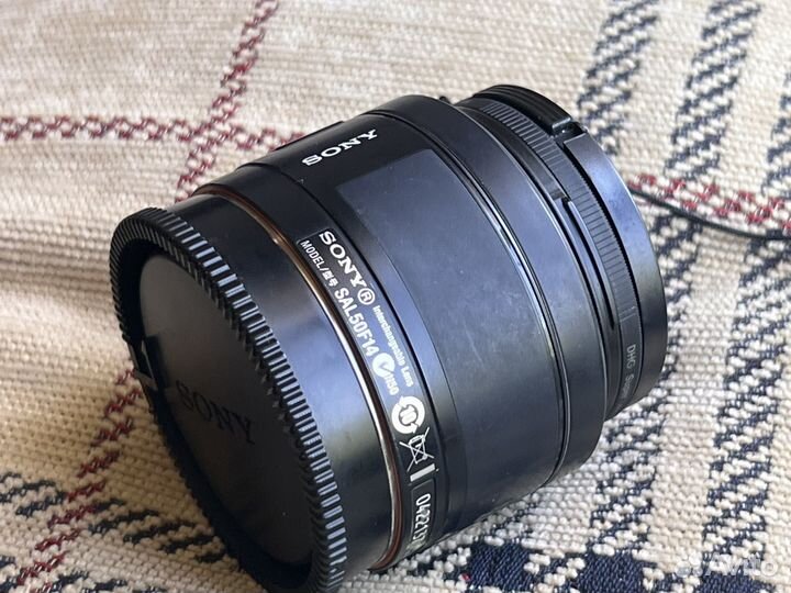 Sony 50mm f/1.4 SAL-50F14 хороший