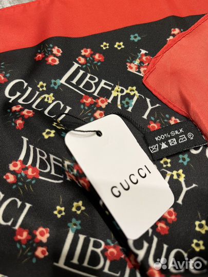 Шелковый платок Gucci Liberty черный с красным