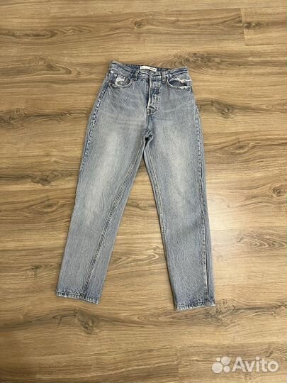 Джинсы mom fit stradivarius