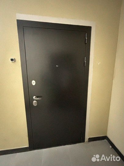 Дверь входная пластиковая