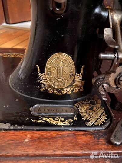 Швейная машинка Зингер