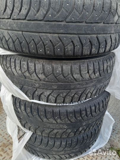 Bridgestone Ice Cruiser 7000 225/65 R17