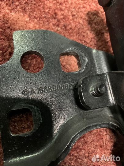 Петля капота передняя Mercedes-Benz Gls-Class X166