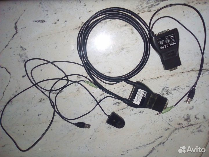 Переключатель KVM D-Link 2-портовый KVM-221/RU