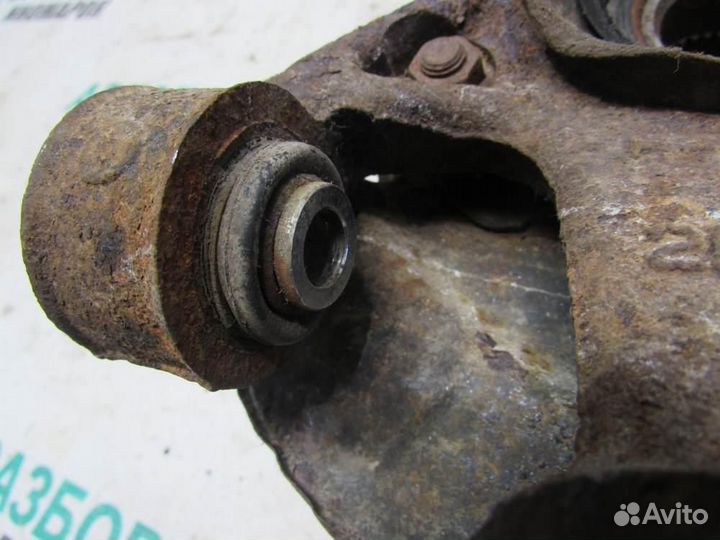 Кулак поворотный задний левый для Toyota Cresta 4