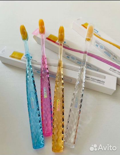 Зубная щетка Атоми