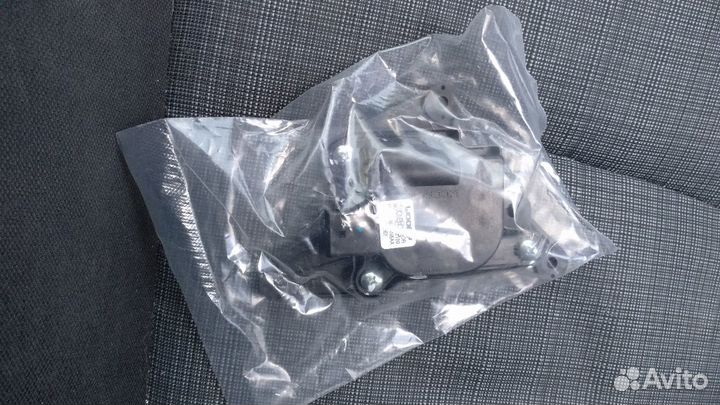 Привод заслонки отопителя